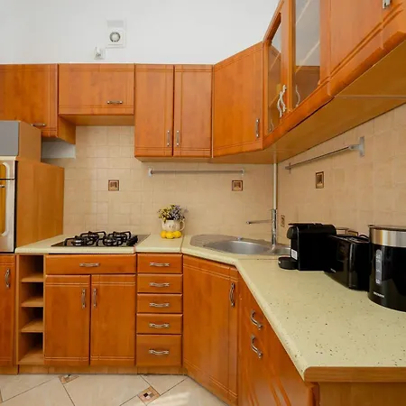 Apartament Cozy Near The New Town Square By Renters
