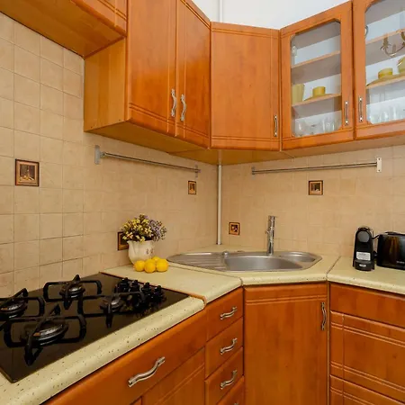 Cozy Near The New Town Square By Renters Apartamento *