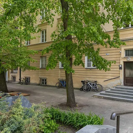 Apartamento Cozy Near The New Town Square By Renters